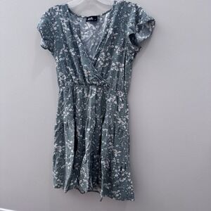 Dotti Green Floral Wrap Dress Women's Size 8 Short Sleeve Viscose Casual